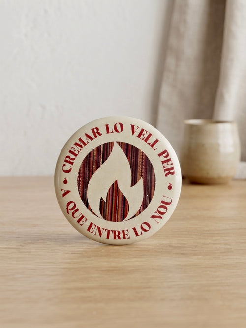 Chapa Cremar lo Vell Terreta – vista en entorno natural sobre madera